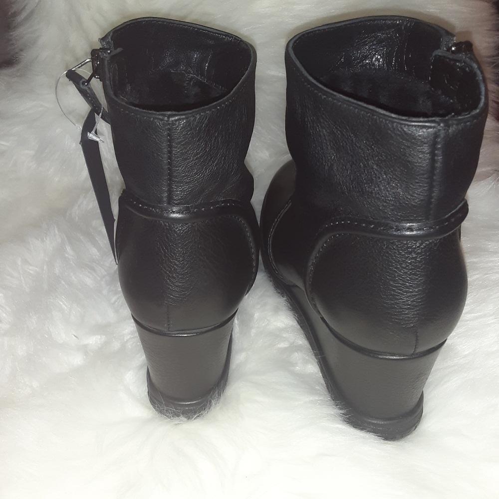 Aquatalia Waterproof Women Boots - Picture 6 of 6